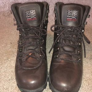 Men’s boots never worn